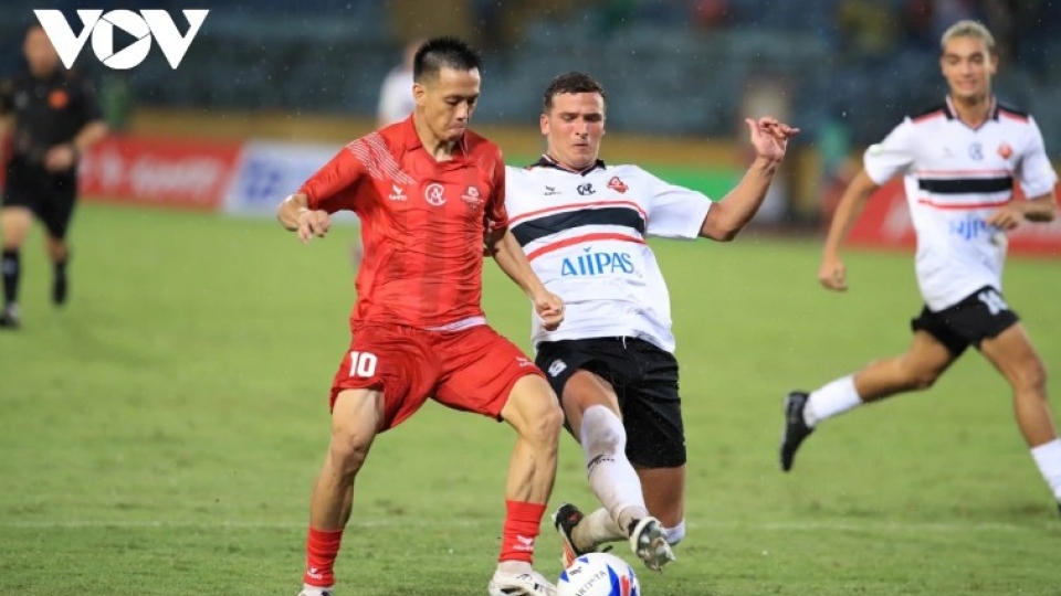 Van Quyet brace powers Vietnam All Stars to 3-2 comeback win over Manchester Reds